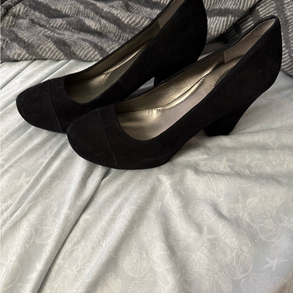 Me Too Black Suede Heels Classic Design